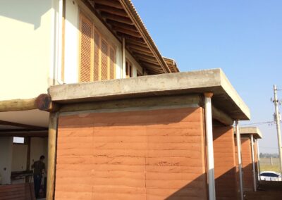 Casa Ártemis | Taipal & Heise Arquitetura Residencial Terras de Ártemis - Piracicaba, SP 2015 60 m² de paredes estruturais em taipa de pilão 5 dias de obra