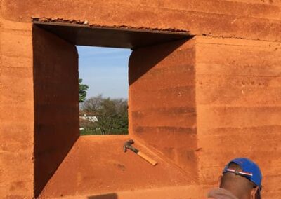 Casa Montemor | Taipal & Brasil Arquitetura Haras Larissa - Monte Mor, SP 2019 Construtora Ricardo Flaibam 252m² de paredes estruturais em taipa de pilão 57 dias de obra
