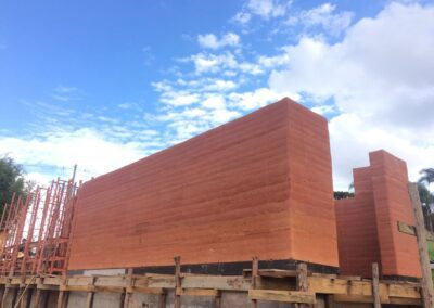 ECOVILA CLAREANDO Taipal + Gera Brasil Consultoria e Arquitetura ​ Piracaia, SP 2017 92 m² de paredes estruturais em taipa de pilão 12 dias de obra
