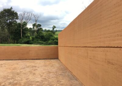 Transposição | Taipal & Márcia Pastore Mairinque, SP 2019 Fundação Marcos Amaro (F.A.M.A.) 240m² de paredes estruturais em taipa de pilão