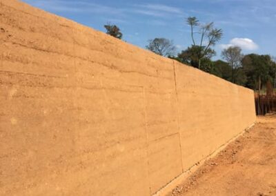 Transposição | Taipal & Márcia Pastore Mairinque, SP 2019 Fundação Marcos Amaro (F.A.M.A.) 240m² de paredes estruturais em taipa de pilão